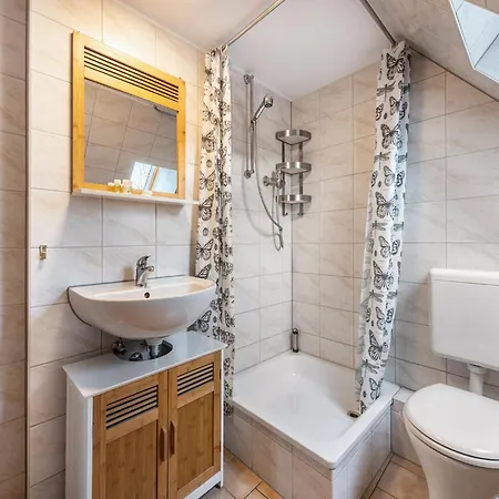 In Am Mueritzsee, Cleaning Included Apartment
